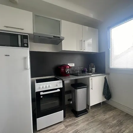 Appartement à 100m De La *