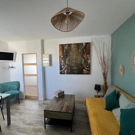 à 100m De La Appartement