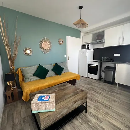 A 100m De La شقة *